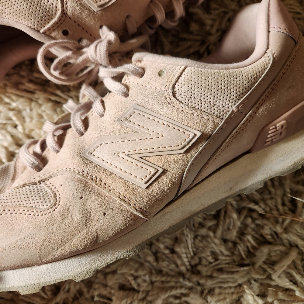 Women's New Balance 696 Sneakers Size 11